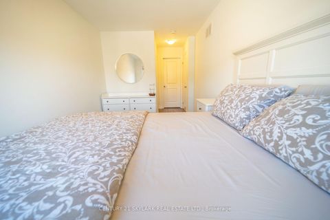 Photo 14 at 6 - 196 Pine Grove Road, Islington Woods, Vaughan