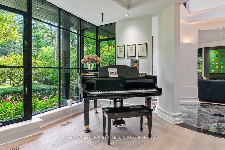 Photo 9 at 905 Sangster Avenue, Lorne Park, Mississauga