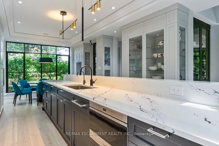 Photo 13 at 905 Sangster Avenue, Lorne Park, Mississauga