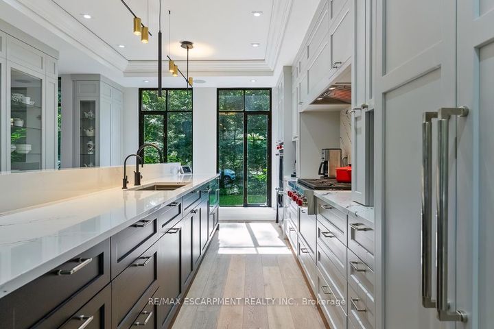 Photo 14 at 905 Sangster Avenue, Lorne Park, Mississauga