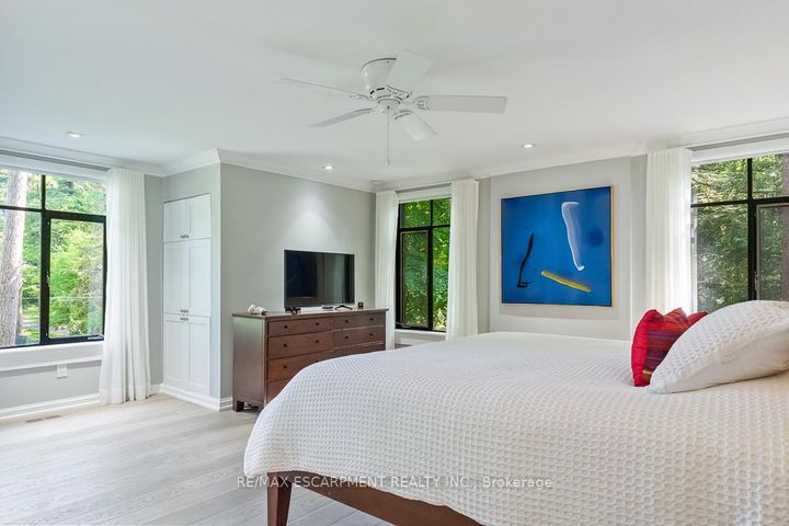 Photo 17 at 905 Sangster Avenue, Lorne Park, Mississauga