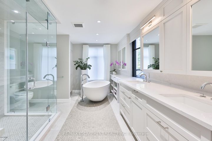 Photo 19 at 905 Sangster Avenue, Lorne Park, Mississauga