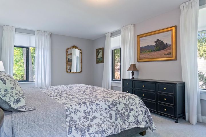 Photo 22 at 905 Sangster Avenue, Lorne Park, Mississauga