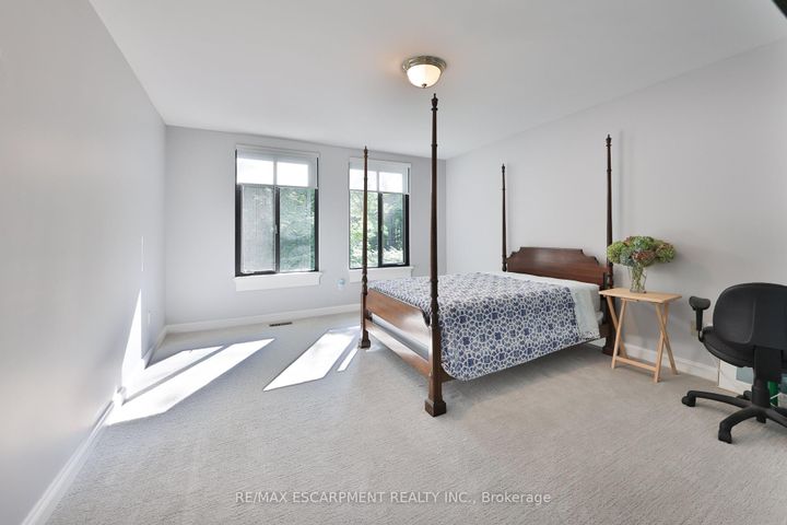 Photo 23 at 905 Sangster Avenue, Lorne Park, Mississauga
