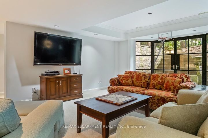 Photo 28 at 905 Sangster Avenue, Lorne Park, Mississauga