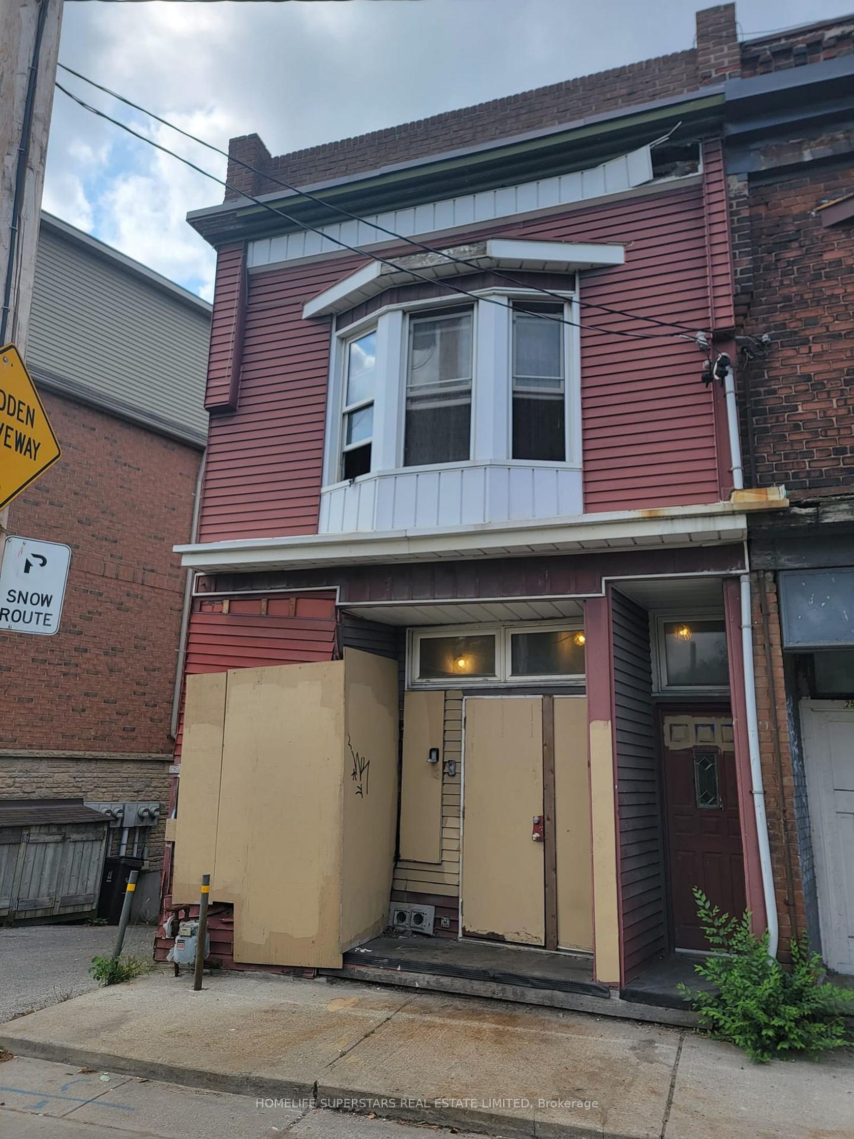 2553 Dundas Street W, High Park North, Toronto 