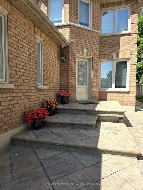 Photo 2 at 86 Larratt Lane, Westbrook, Richmond Hill