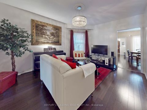 Photo 10 at 286 Glenholme Avenue, Oakwood Village, Toronto