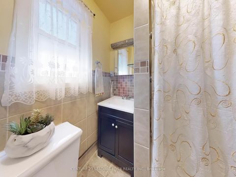 Photo 22 at 286 Glenholme Avenue, Oakwood Village, Toronto