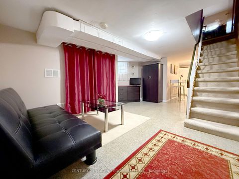 Photo 31 at 286 Glenholme Avenue, Oakwood Village, Toronto