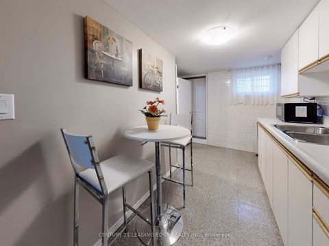 Photo 32 at 286 Glenholme Avenue, Oakwood Village, Toronto
