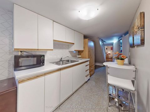 Photo 33 at 286 Glenholme Avenue, Oakwood Village, Toronto