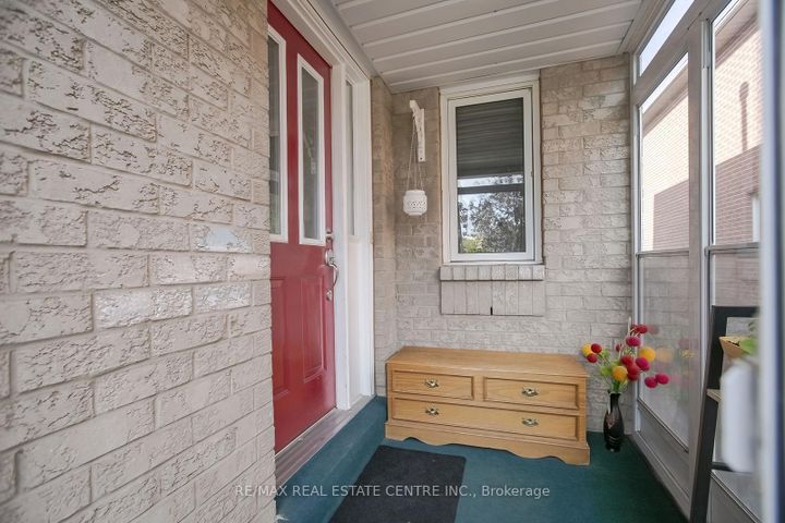 Photo 34 at 5600 Cortina Crescent, Hurontario, Mississauga