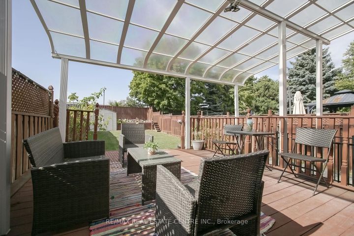 Photo 39 at 5600 Cortina Crescent, Hurontario, Mississauga