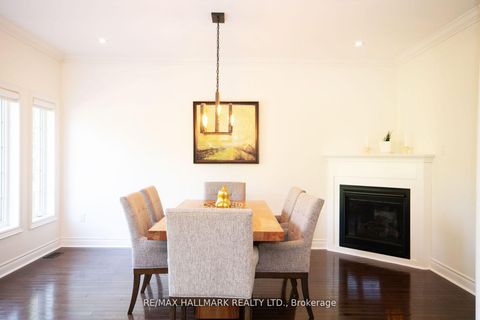 Photo 5 at 128 Wolf Creek Crescent, Patterson, Vaughan