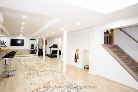 Photo 10 at 128 Wolf Creek Crescent, Patterson, Vaughan