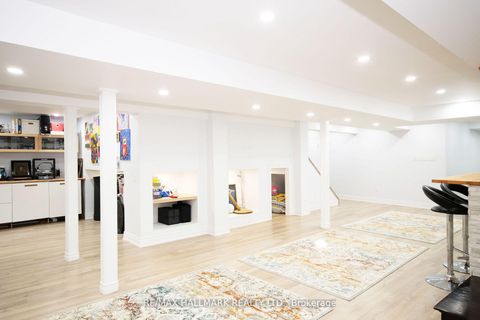 Photo 12 at 128 Wolf Creek Crescent, Patterson, Vaughan