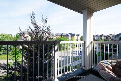 Photo 21 at 128 Wolf Creek Crescent, Patterson, Vaughan