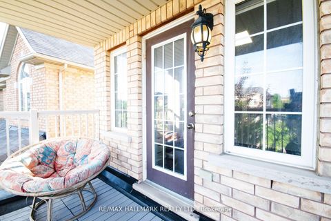 Photo 22 at 128 Wolf Creek Crescent, Patterson, Vaughan