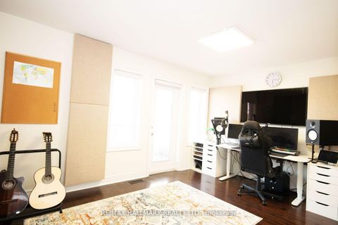 Photo 23 at 128 Wolf Creek Crescent, Patterson, Vaughan