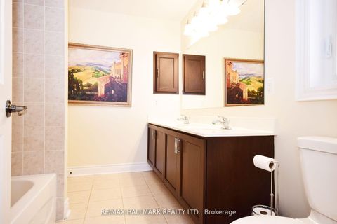 Photo 26 at 128 Wolf Creek Crescent, Patterson, Vaughan