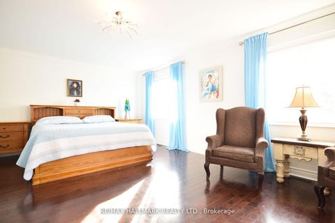 Photo 27 at 128 Wolf Creek Crescent, Patterson, Vaughan