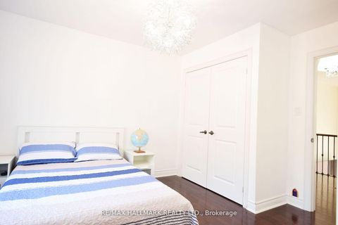 Photo 30 at 128 Wolf Creek Crescent, Patterson, Vaughan