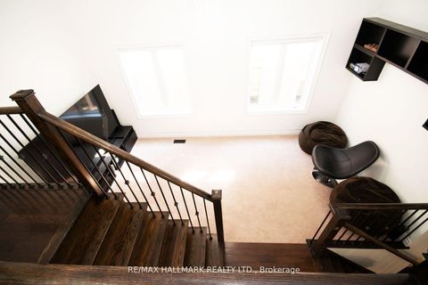 Photo 35 at 128 Wolf Creek Crescent, Patterson, Vaughan