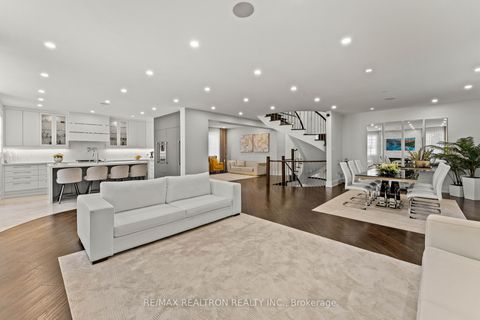 Photo 12 at 63 Willett Crescent, Mill Pond, Richmond Hill