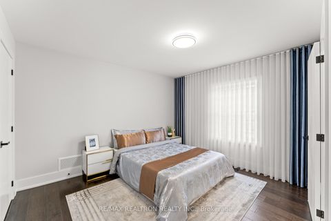 Photo 30 at 63 Willett Crescent, Mill Pond, Richmond Hill