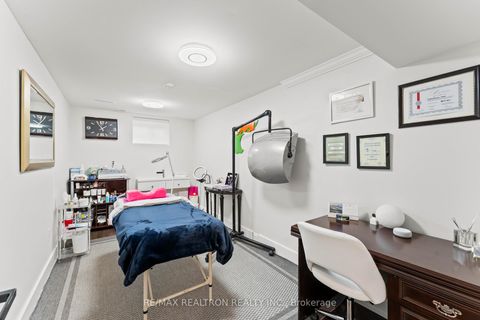 Photo 35 at 63 Willett Crescent, Mill Pond, Richmond Hill