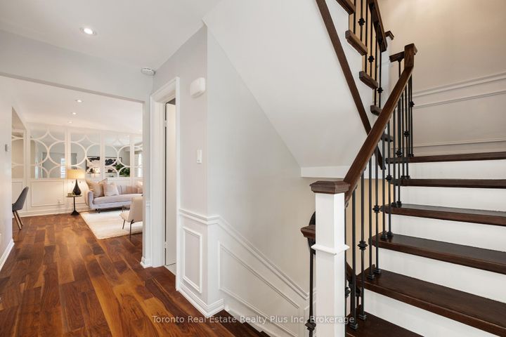 Photo 3 at 29 Anvil Millway, Windfields, Toronto