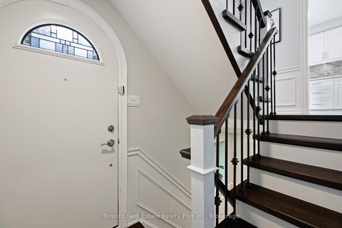 Photo 2 at 29 Anvil Millway, Windfields, Toronto