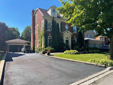 Photo 2 at 9 Willett Crescent, Mill Pond, Richmond Hill