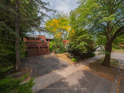 Photo 1 at 68 Pinnacle Road, Windfields, Toronto