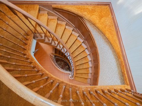 Photo 18 at 68 Pinnacle Road, Windfields, Toronto