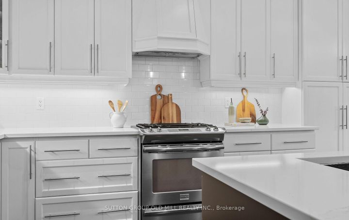 Photo 7 at 3304 Stalybridge Drive, BC Bronte Creek, Oakville