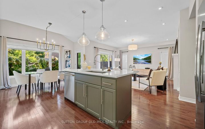 Photo 18 at 3304 Stalybridge Drive, BC Bronte Creek, Oakville
