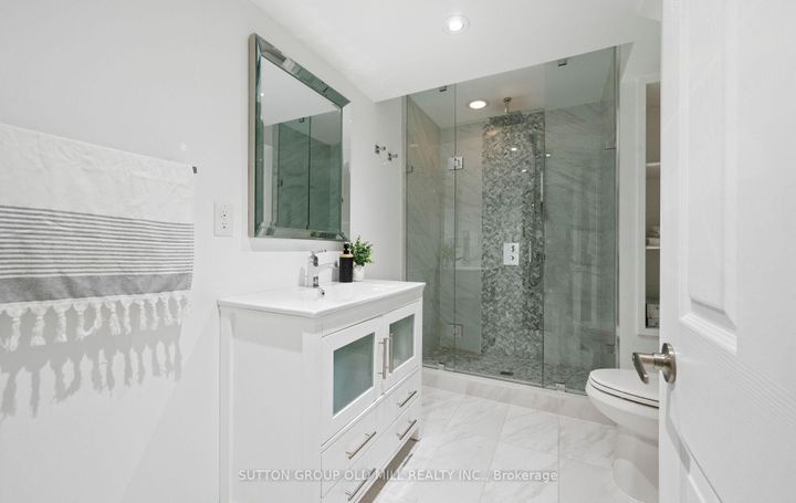 Photo 31 at 3304 Stalybridge Drive, BC Bronte Creek, Oakville