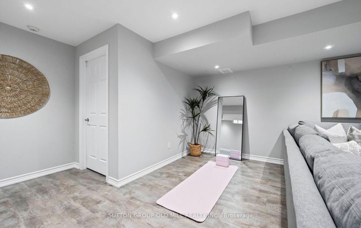 Photo 38 at 3304 Stalybridge Drive, BC Bronte Creek, Oakville