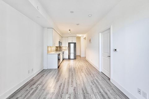 Photo 12 at 606 - 9600 Yonge Street, North Richvale, Richmond Hill