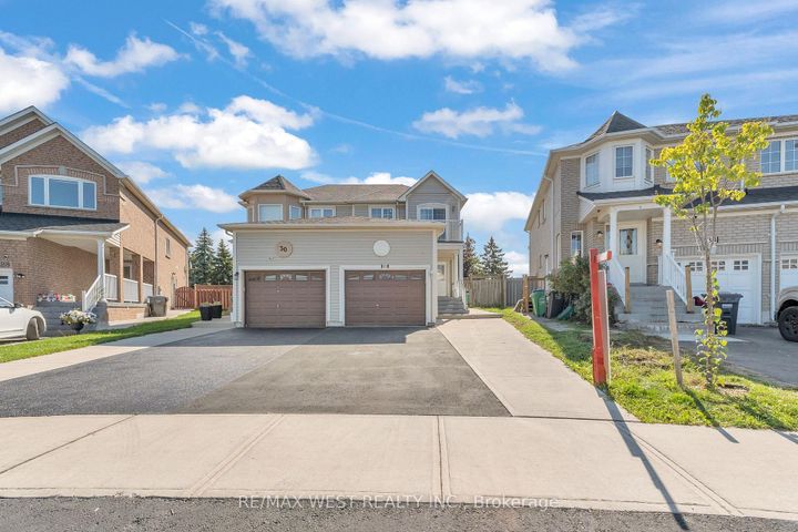 Photo 2 at 32 Weather Vane Lane, Fletcher's Creek Village, Brampton