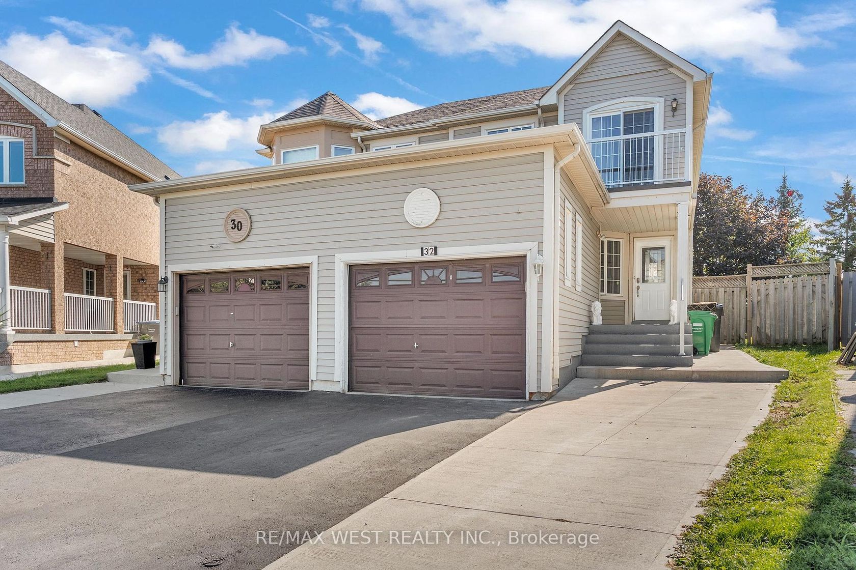 32 Weather Vane Lane, Fletcher's Creek Village, Brampton 2