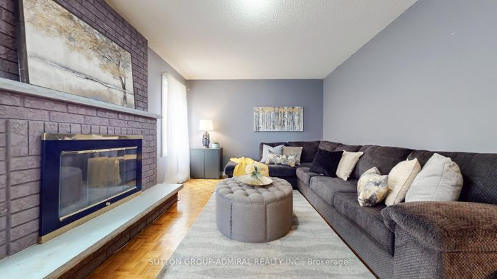 Photo 17 at 508 Chancellor Drive, East Woodbridge, Vaughan