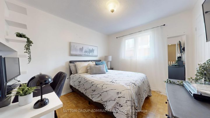 Photo 27 at 508 Chancellor Drive, East Woodbridge, Vaughan