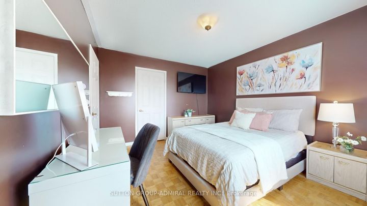 Photo 30 at 508 Chancellor Drive, East Woodbridge, Vaughan