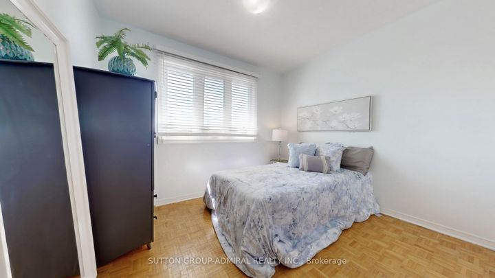 Photo 31 at 508 Chancellor Drive, East Woodbridge, Vaughan