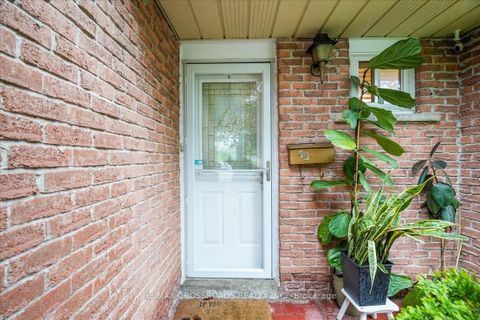 Photo 1 at 43 - 121 L'Amoreaux Drive, L'Amoreaux, Toronto