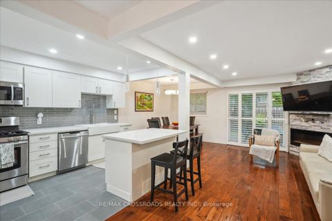 Photo 3 at 43 - 121 L'Amoreaux Drive, L'Amoreaux, Toronto