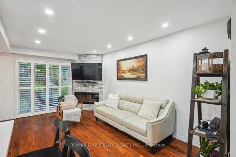 Photo 4 at 43 - 121 L'Amoreaux Drive, L'Amoreaux, Toronto